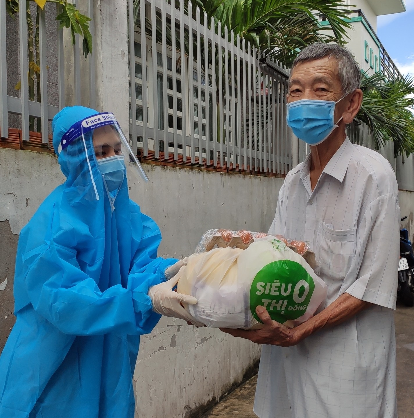 15.310 phần quà Siêu thị 0 Đồng đã đến với người dân trong ngày 9/9